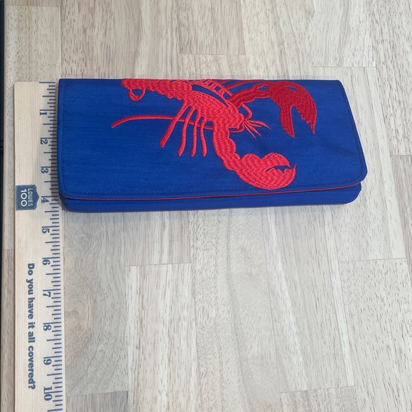 Vintage lobster novelty graphic embroidered silk clutch evening bag